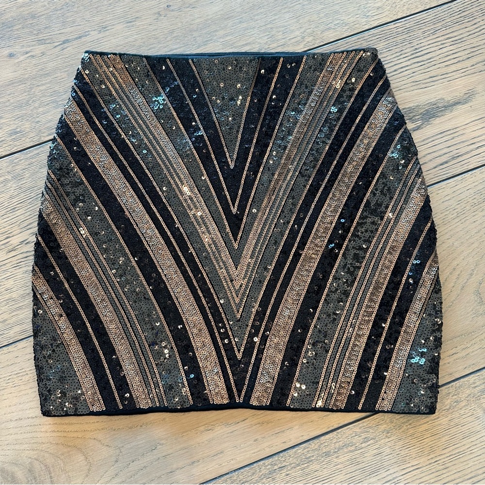 Express Black & Gold Sequin Mini Skirt - XS
NWT
